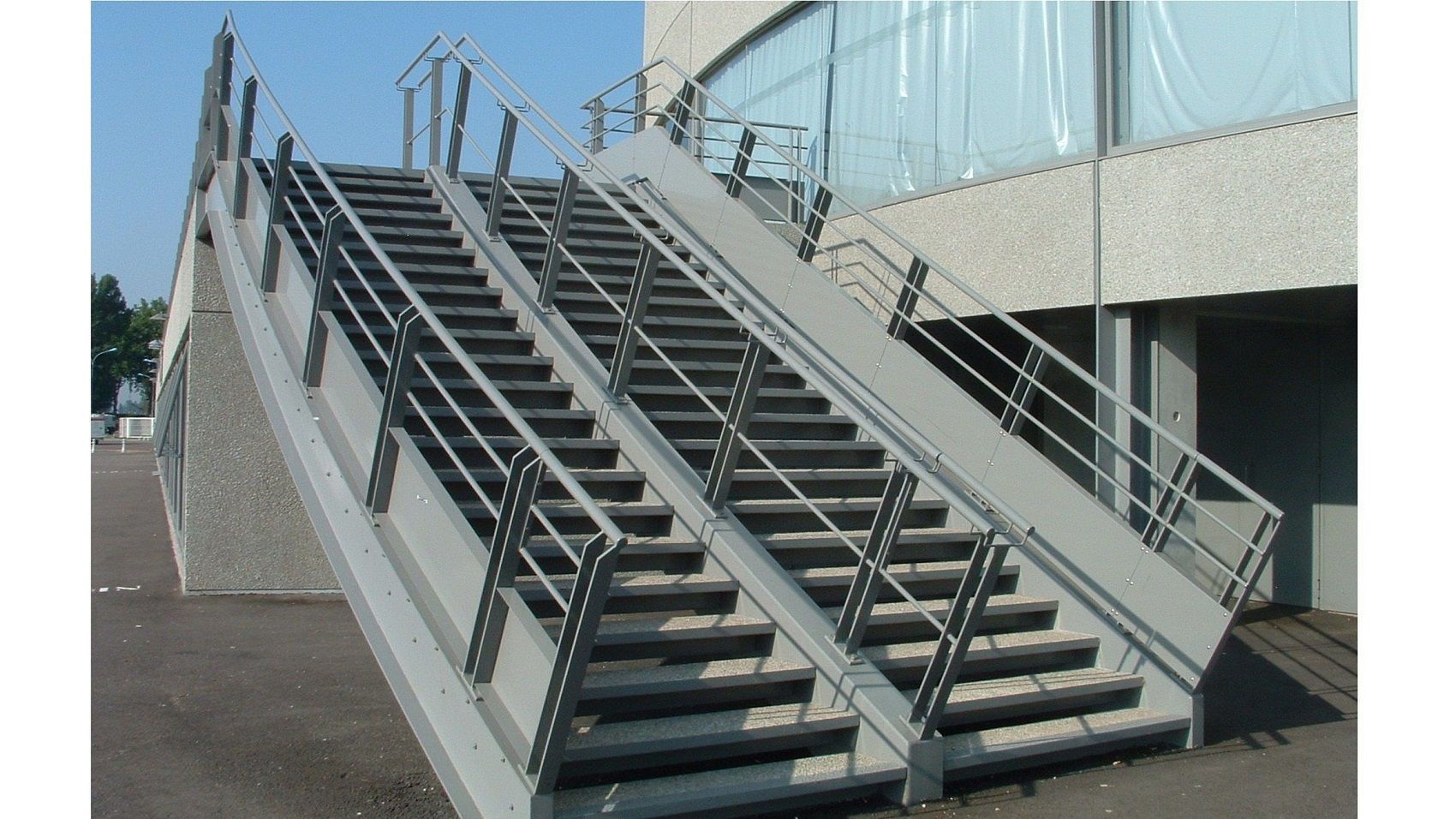 Métallerie Escaliers Escalier metal métal Gardes Corps Mains Courantes Limons Déco Verre Bois Métal Escaliers Techniques métalique Escalier Métal Metal Porte Garde-corps Larochette Villefranche-sur-Saône Rhône impact environnement pas cher prix sur mesure