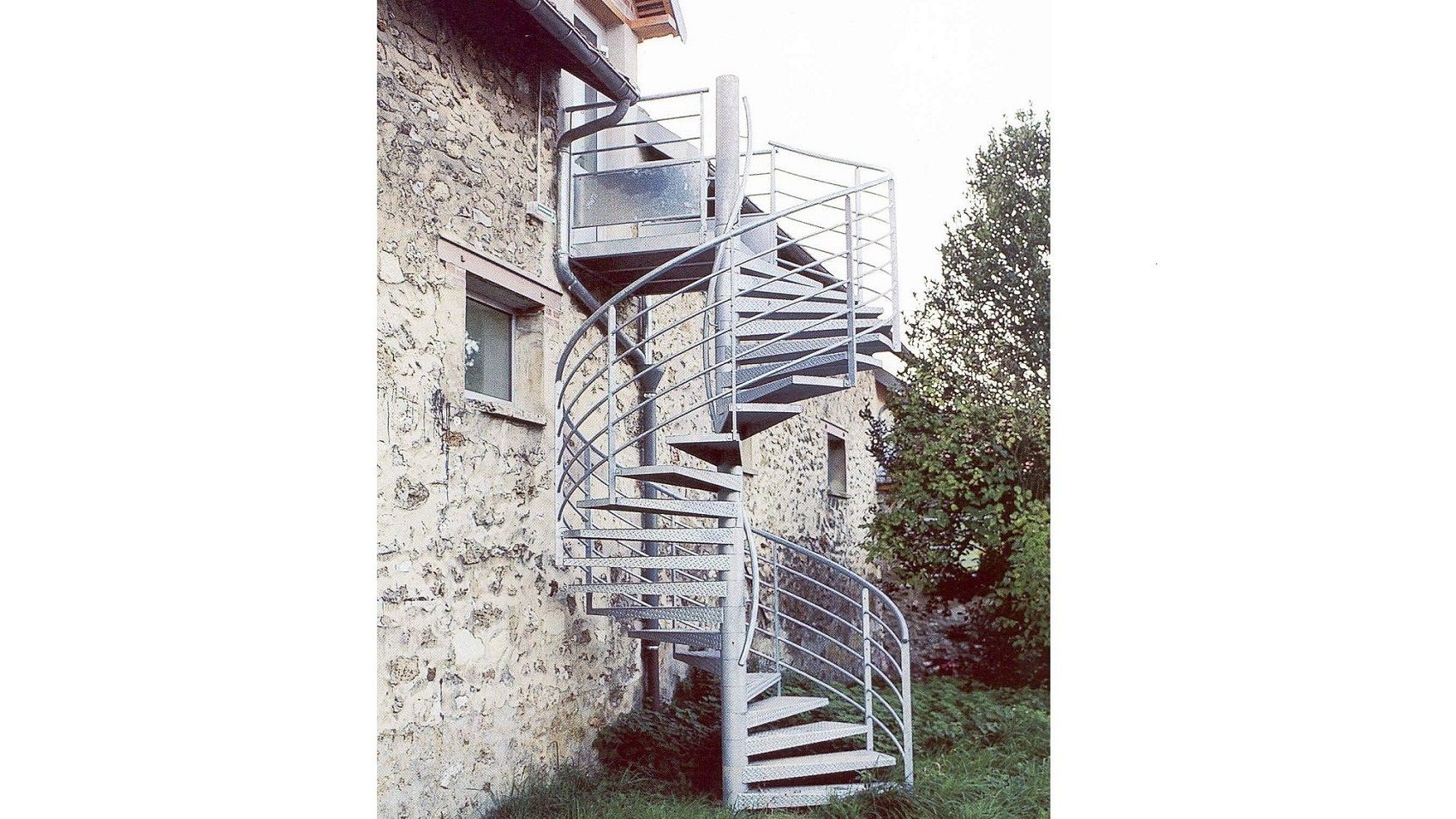 Métallerie Escalier metal métal Escaliers Gardes Corps Mains Courantes Limons Déco Verre Bois Métal Escaliers Techniques métalique Escalier Métal Metal Porte Garde-corps Larochette Villefranche-sur-Saône Rhône impact environnement pas cher prix sur mesure